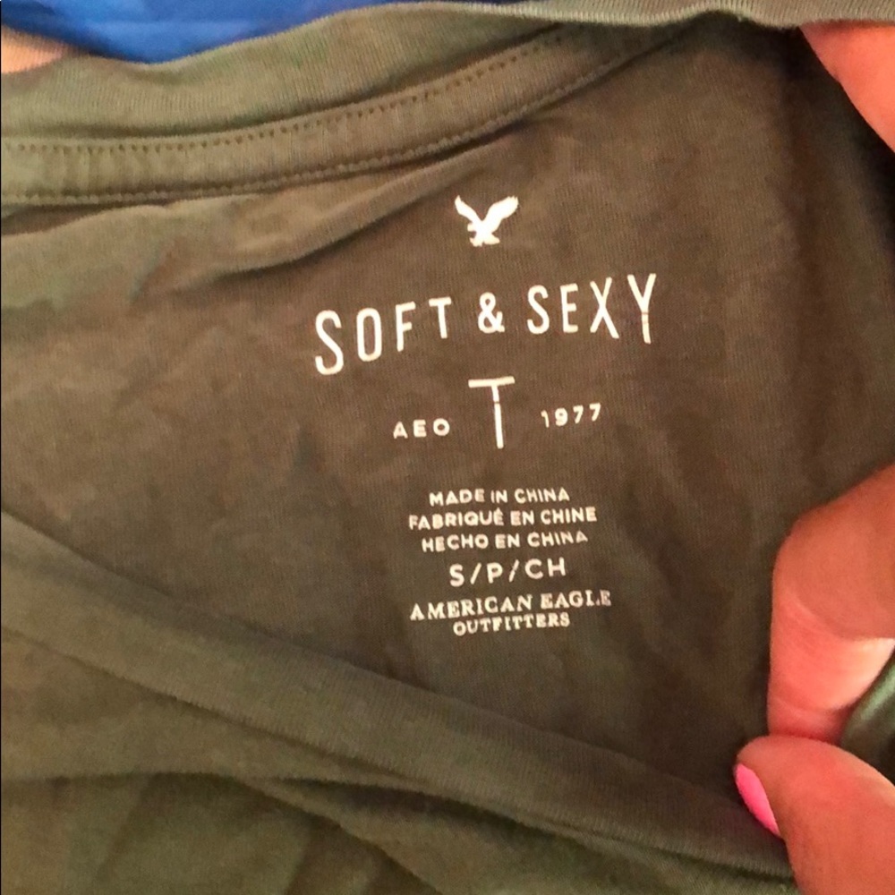 Soft and sexy American eagle tee